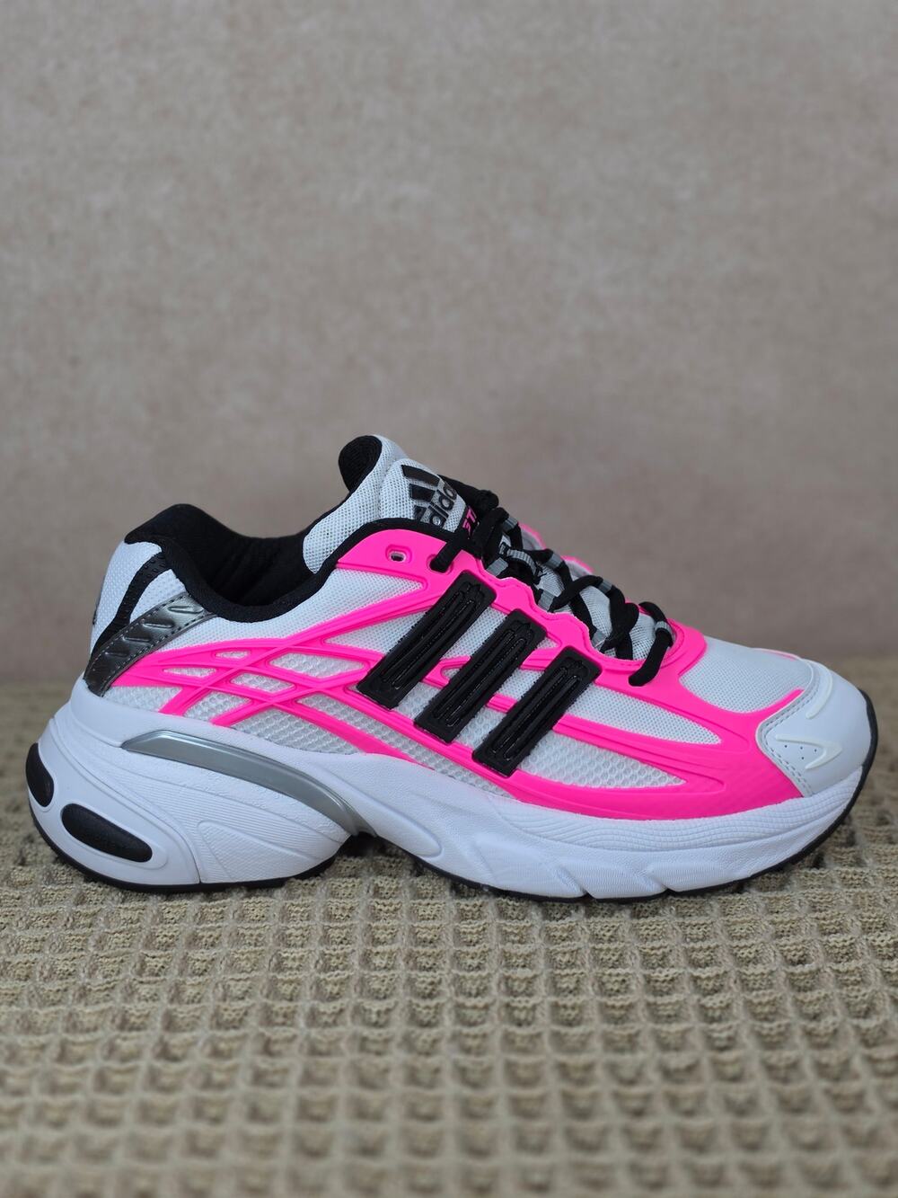 Adidas Adistar XLG 2.0 W KZ9161 Women’s 9 Lucid Pink Black Silver – Brand New